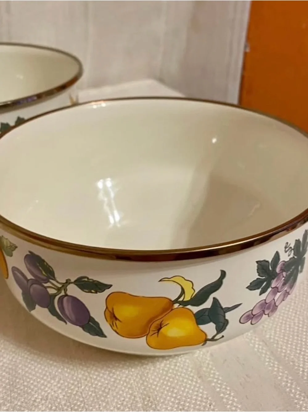 Vintage TableTops Unlimited Essence Fruit Enamelware Bowls Set of 4